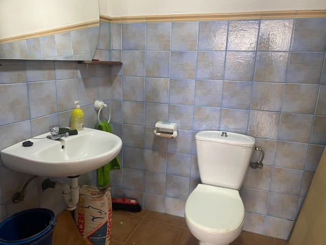 Kaupallinen vuokrattavana paikassa Viñuela-Rescatado, Córdoba kaupunki - 700 € (Ref: 9359976)