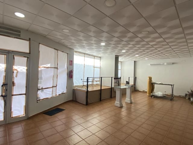 Kaupallinen vuokrattavana paikassa Viñuela-Rescatado, Córdoba kaupunki - 700 € (Ref: 9359976)