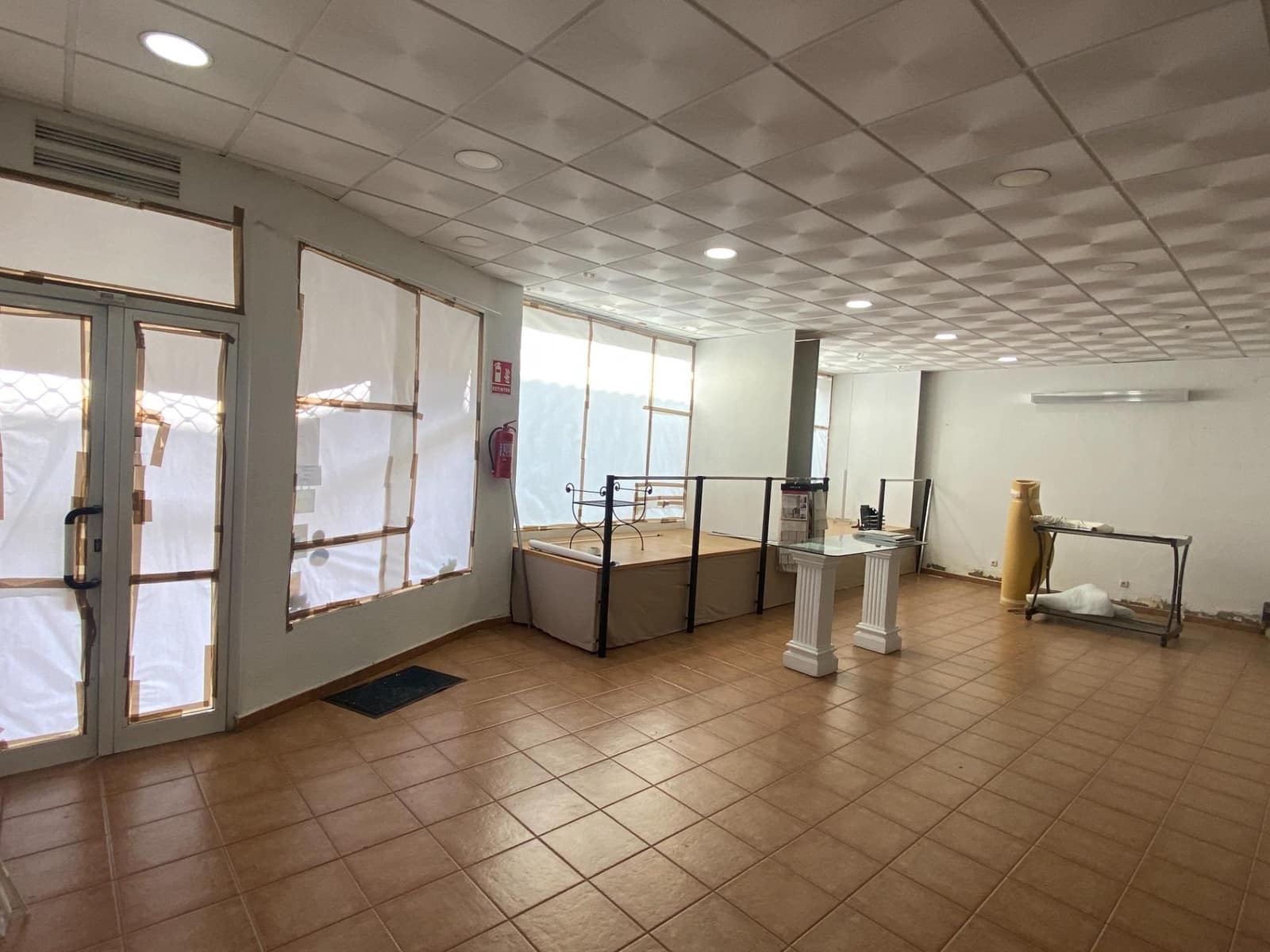 Kaupallinen vuokrattavana paikassa Cordoba kaupunki - 700 € (Ref: 9359976)