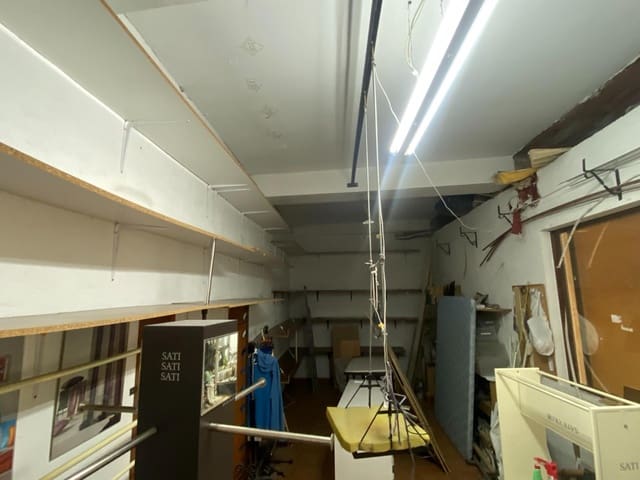 Kaupallinen vuokrattavana paikassa Viñuela-Rescatado, Córdoba kaupunki - 700 € (Ref: 9359976)