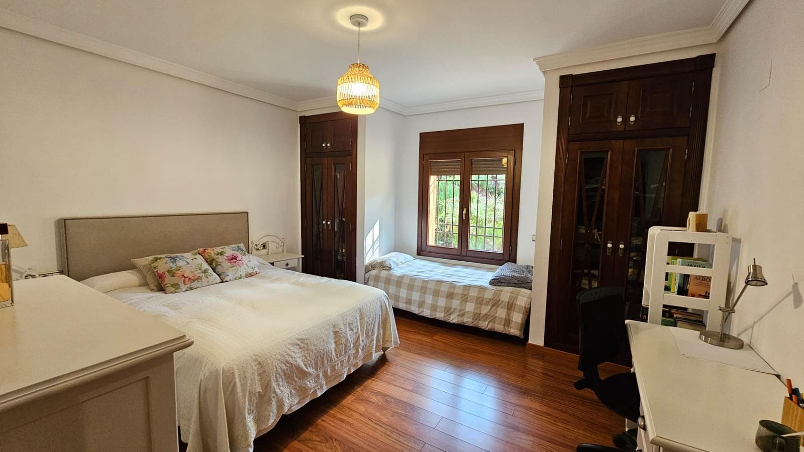 5 bedroom Villa for sale in Cordoba city with pool garage - € 580,000 (Ref: 9359980)