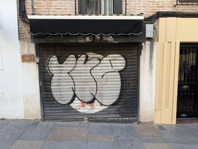 Commercieel te koop in Centro, Córdoba stad - € 155.000 (Ref: 9359982)