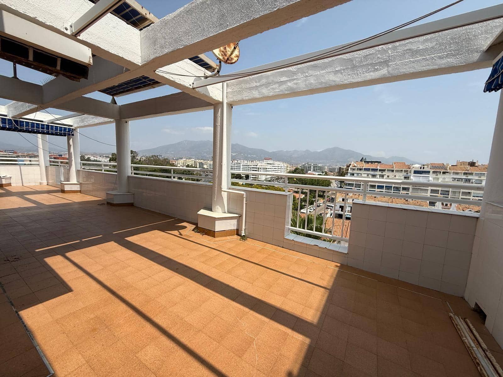 3 quarto Penthouse para venda em Fuengirola com garagem - 790 000 € (Ref: 9359995)