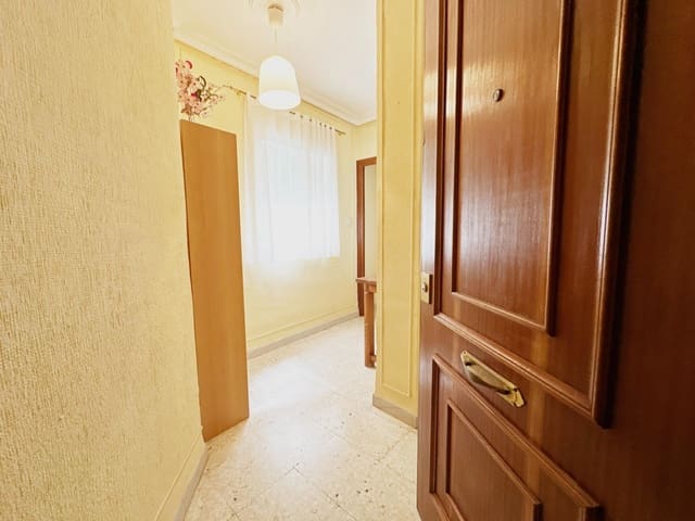 3 bedroom Flat for sale in Córdoba city - € 134,900 (Ref: 9360000)