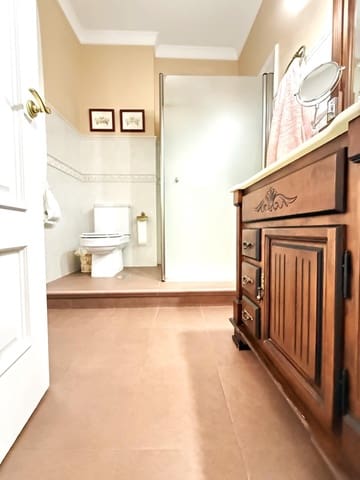 6 makuuhuone Omakotitalo myytävänä paikassa Posadas mukana 
autotalli - 348 000 € (Ref: 9360001)