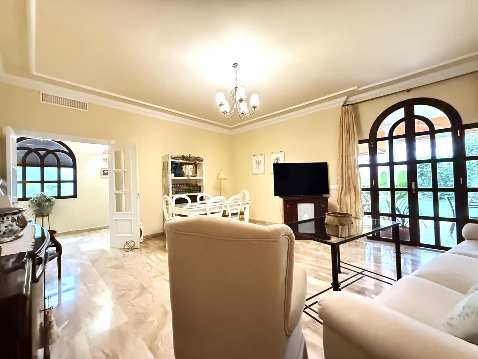 6 makuuhuone Omakotitalo myytävänä paikassa Posadas mukana 
autotalli - 348 000 € (Ref: 9360001)