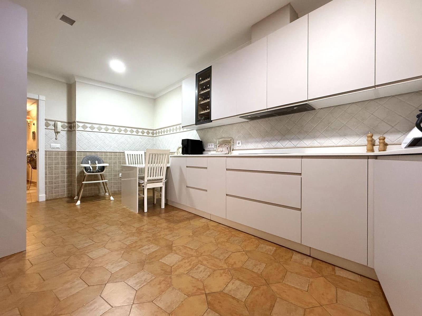 6 makuuhuone Omakotitalo myytävänä paikassa Posadas mukana 
autotalli - 348 000 € (Ref: 9360001)