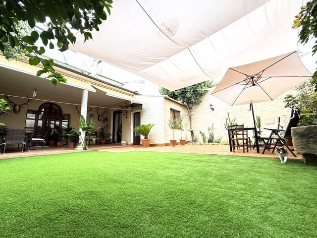 6 makuuhuone Omakotitalo myytävänä paikassa Posadas mukana 
autotalli - 348 000 € (Ref: 9360001)