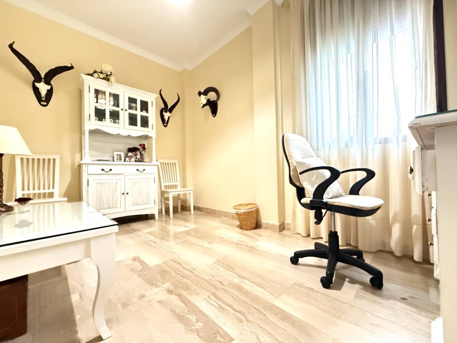 6 makuuhuone Omakotitalo myytävänä paikassa Posadas mukana 
autotalli - 348 000 € (Ref: 9360001)