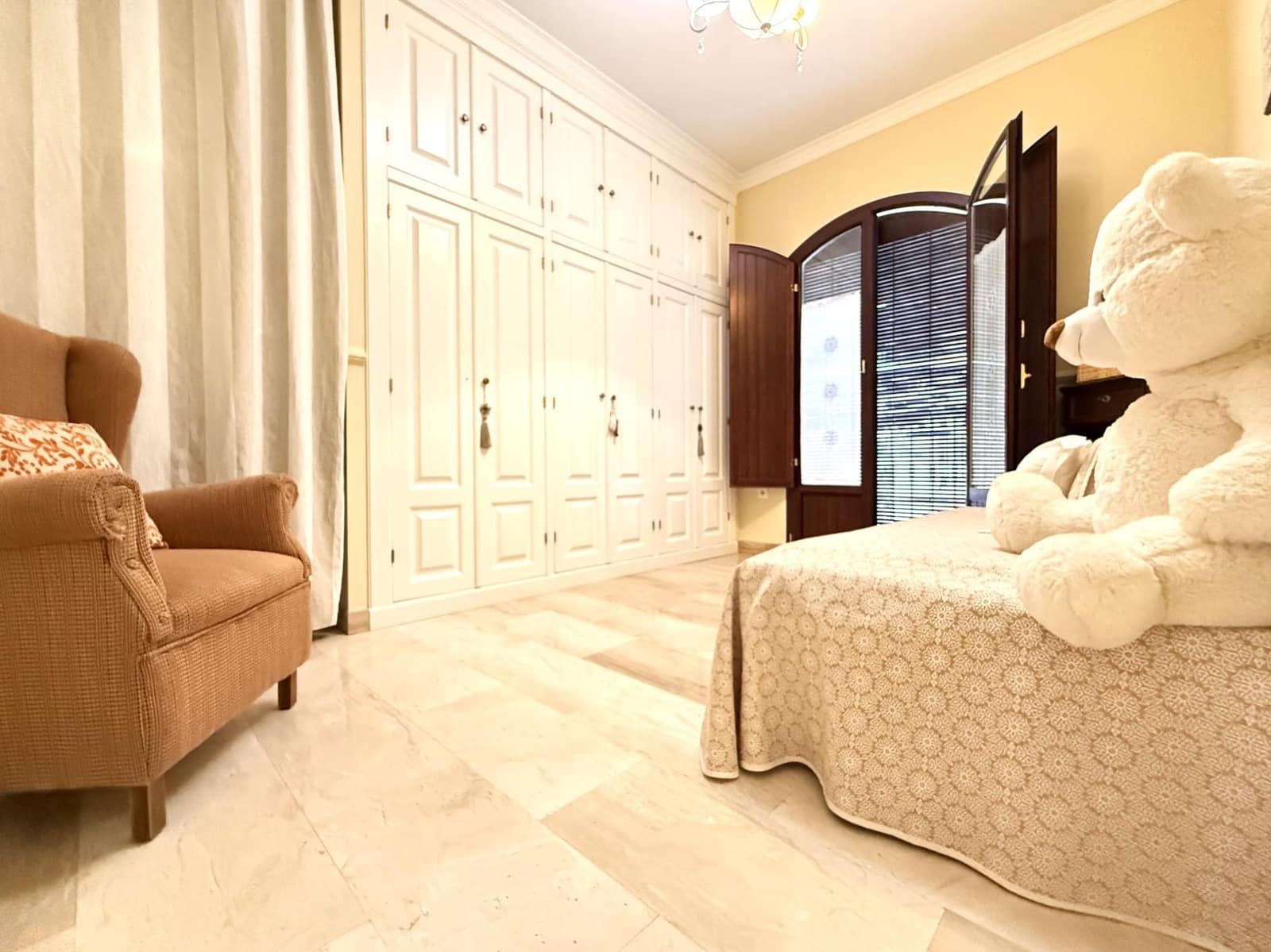 6 makuuhuone Omakotitalo myytävänä paikassa Posadas mukana 
autotalli - 348 000 € (Ref: 9360001)