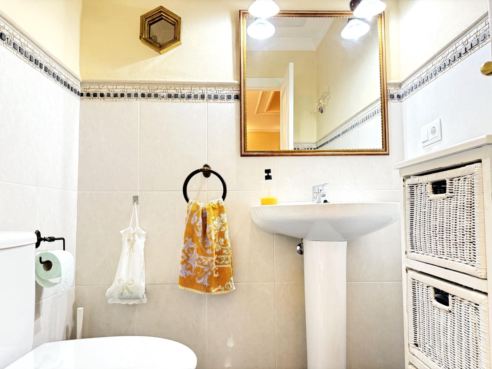 6 makuuhuone Omakotitalo myytävänä paikassa Posadas mukana 
autotalli - 348 000 € (Ref: 9360001)