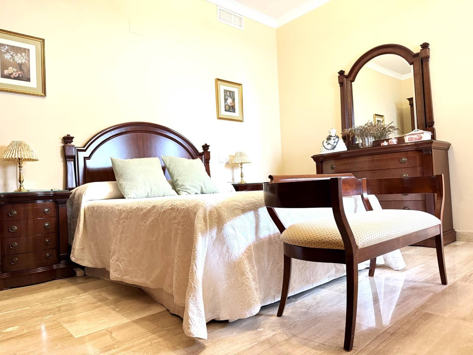 6 makuuhuone Omakotitalo myytävänä paikassa Posadas mukana 
autotalli - 348 000 € (Ref: 9360001)