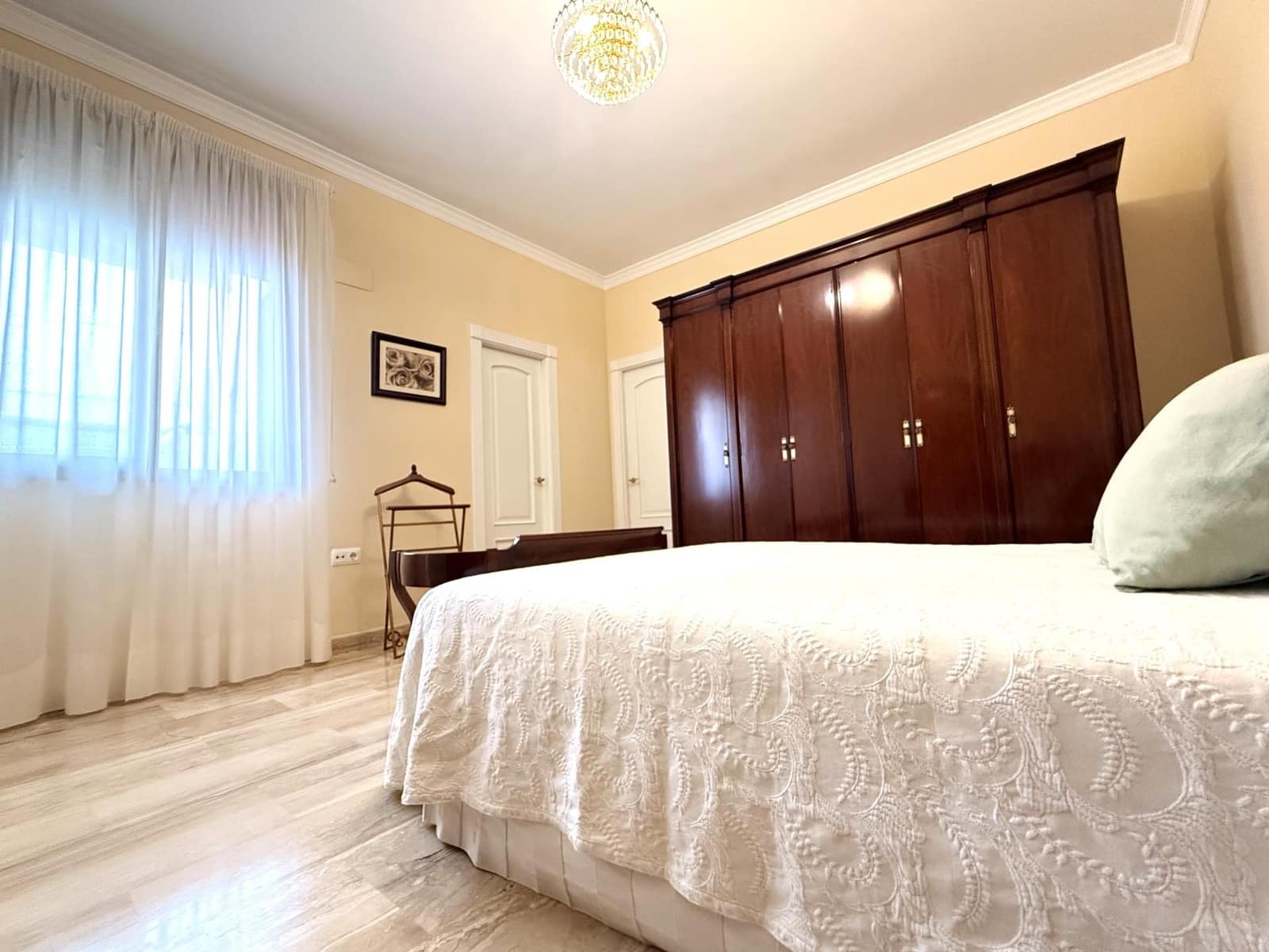 6 makuuhuone Omakotitalo myytävänä paikassa Posadas mukana 
autotalli - 348 000 € (Ref: 9360001)