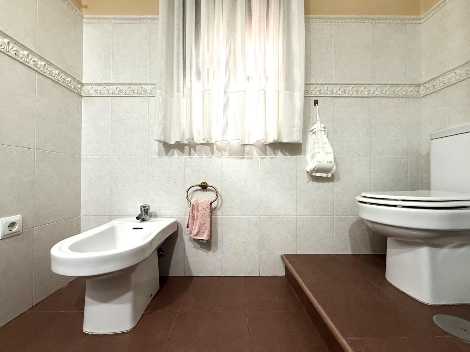 6 makuuhuone Omakotitalo myytävänä paikassa Posadas mukana 
autotalli - 348 000 € (Ref: 9360001)