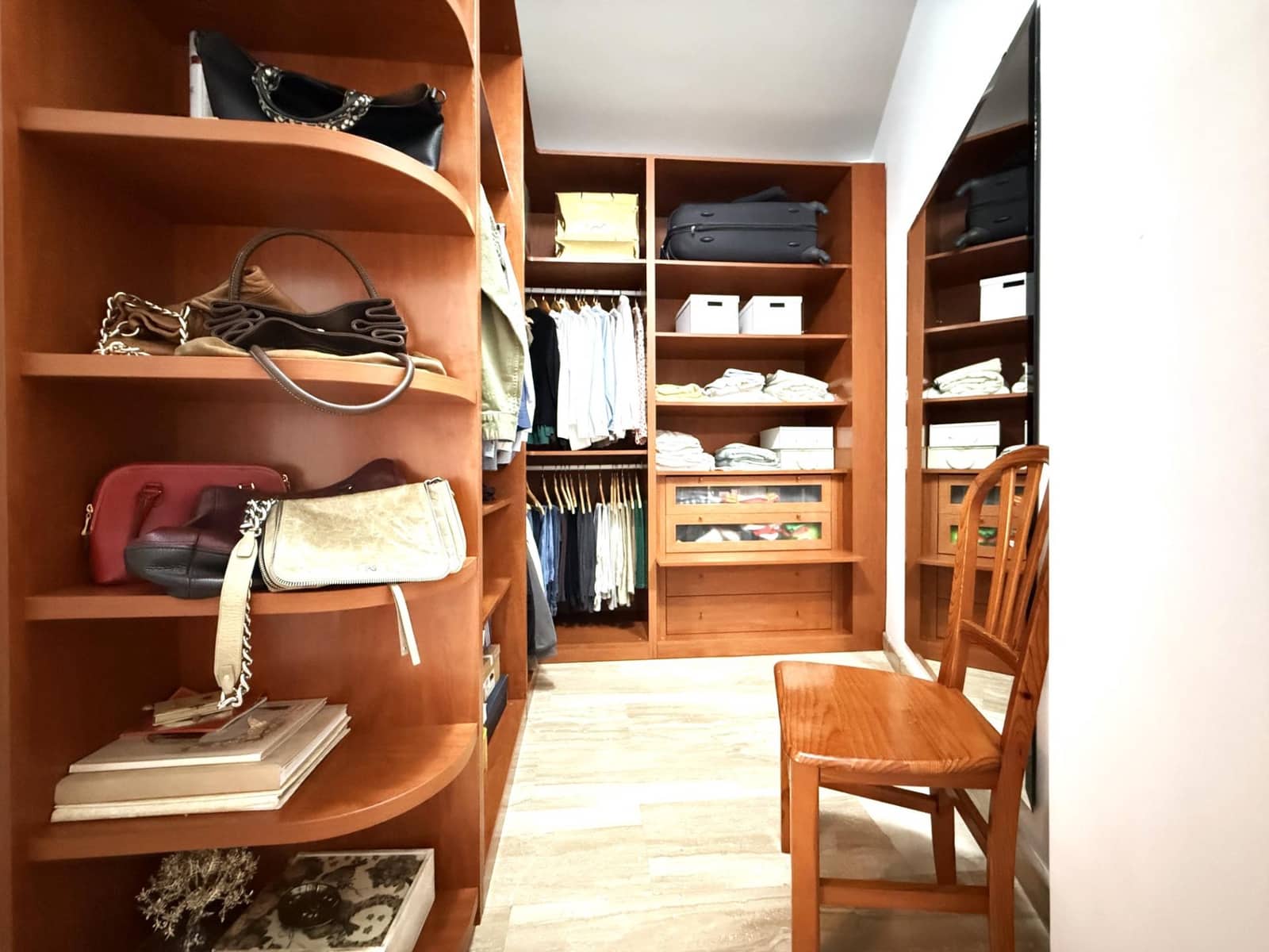 6 makuuhuone Omakotitalo myytävänä paikassa Posadas mukana 
autotalli - 348 000 € (Ref: 9360001)