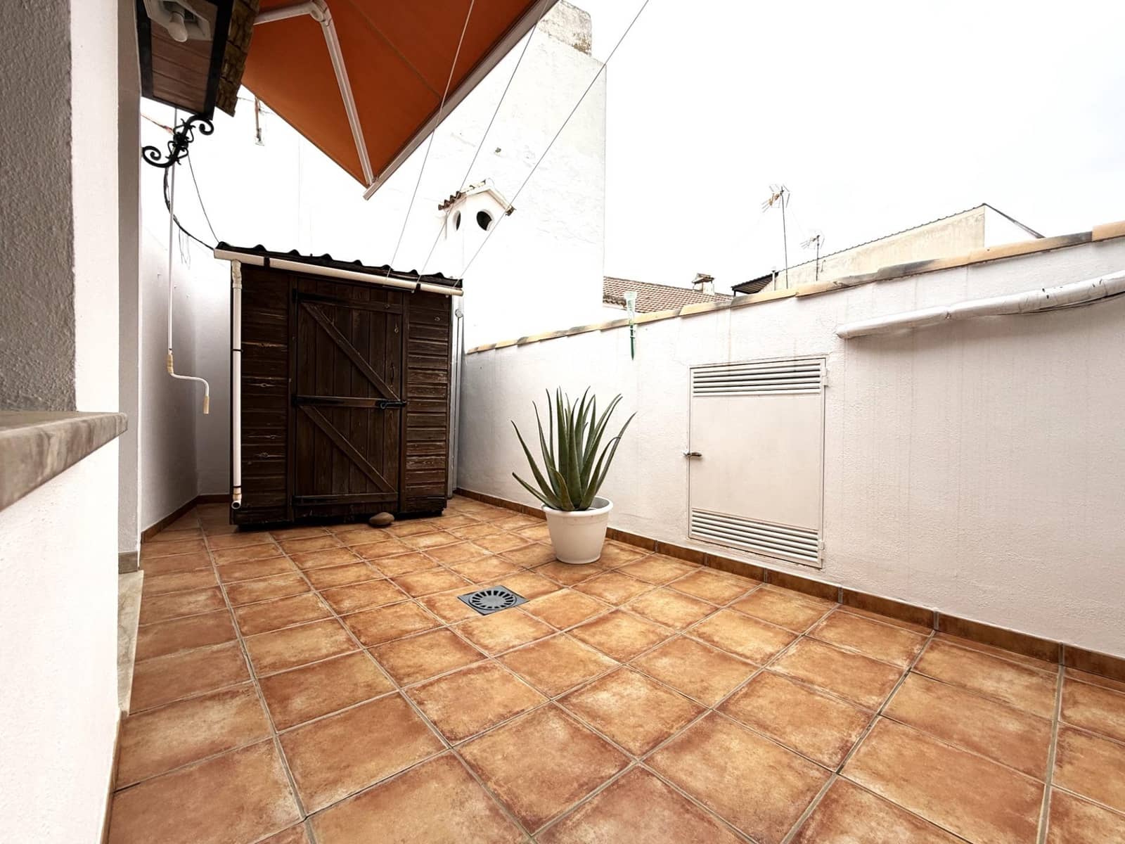 6 makuuhuone Omakotitalo myytävänä paikassa Posadas mukana 
autotalli - 348 000 € (Ref: 9360001)