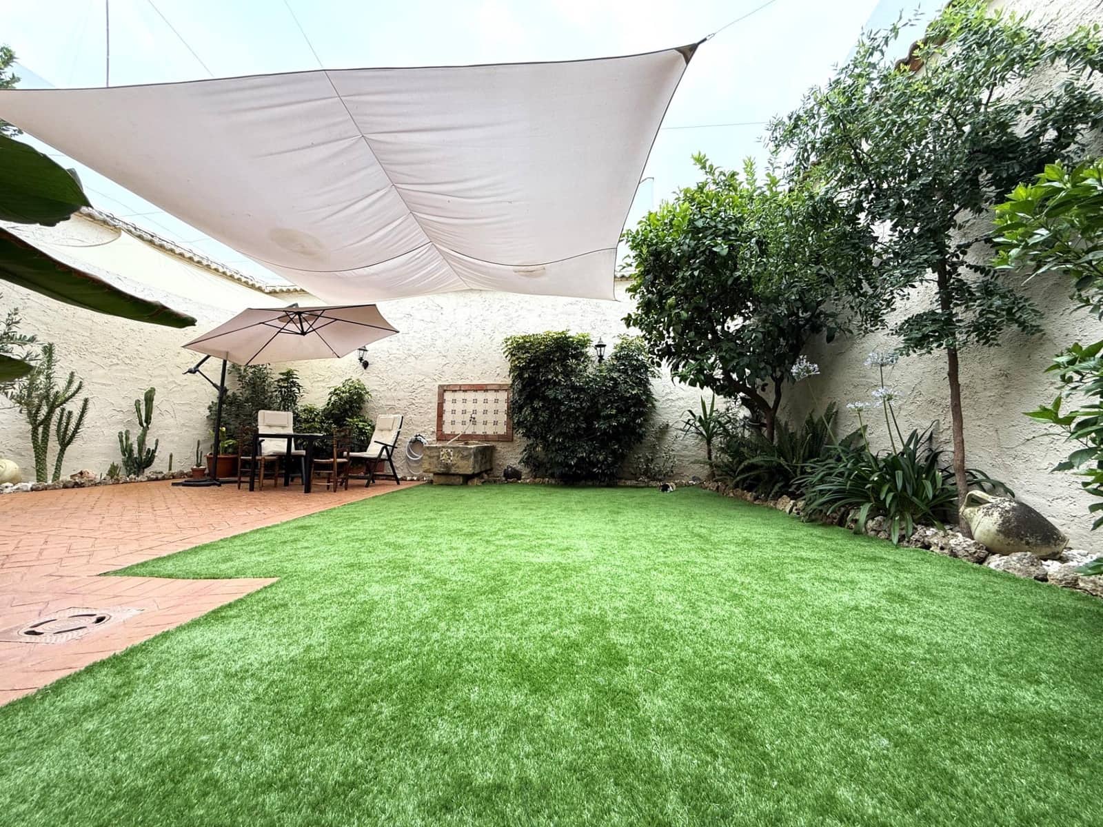 6 makuuhuone Omakotitalo myytävänä paikassa Posadas mukana 
autotalli - 348 000 € (Ref: 9360001)