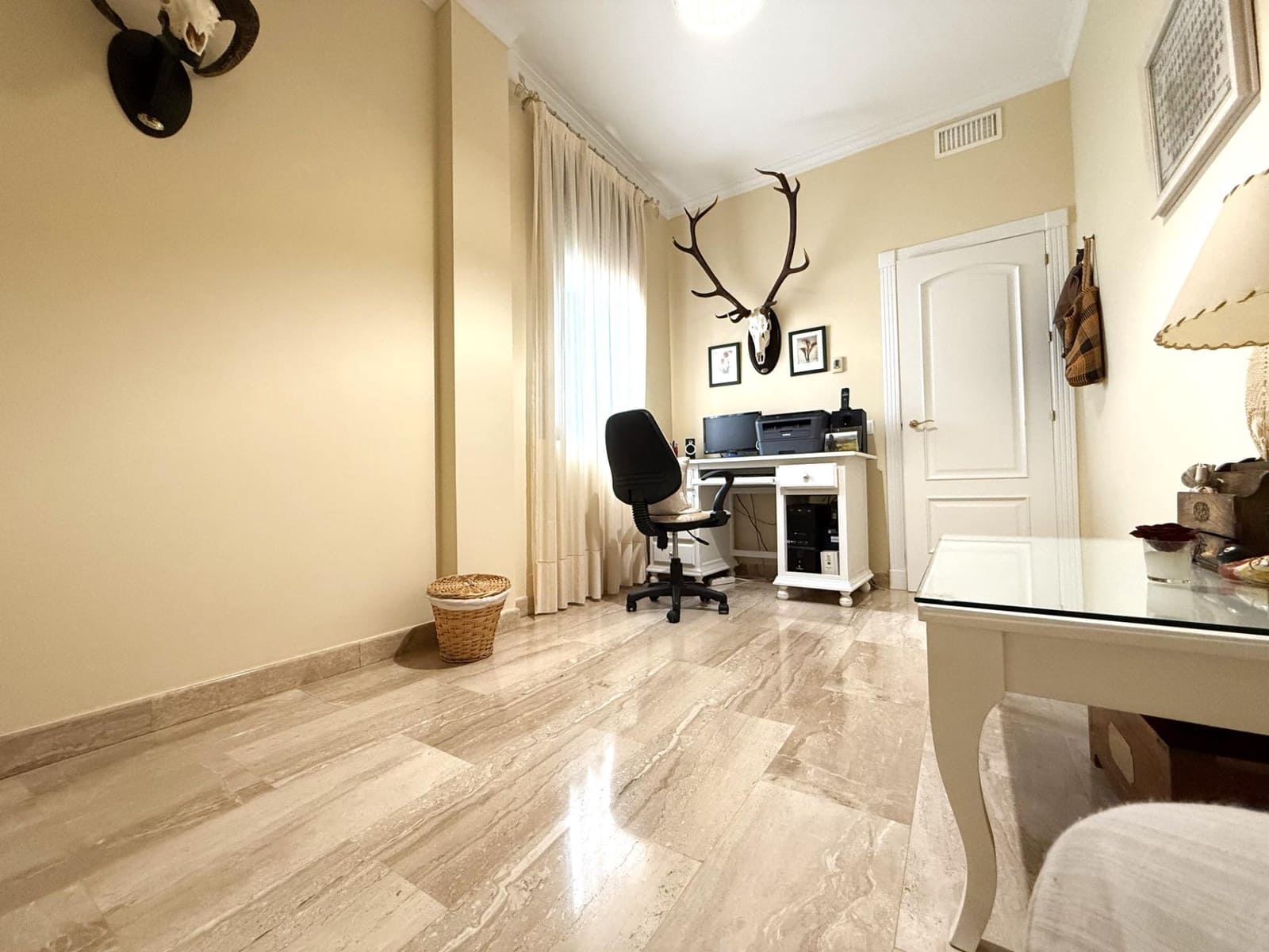 6 makuuhuone Omakotitalo myytävänä paikassa Posadas mukana 
autotalli - 348 000 € (Ref: 9360001)