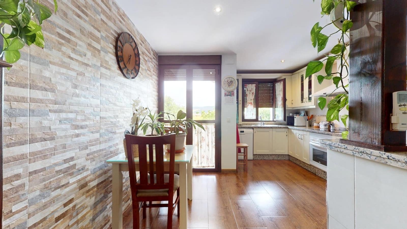 4 camera da letto Casa in vendita in Cordova citta con garage - 215.000 € (Rif: 9360003)