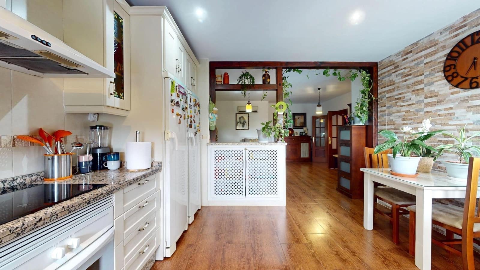 4 camera da letto Casa in vendita in Cordova citta con garage - 215.000 € (Rif: 9360003)