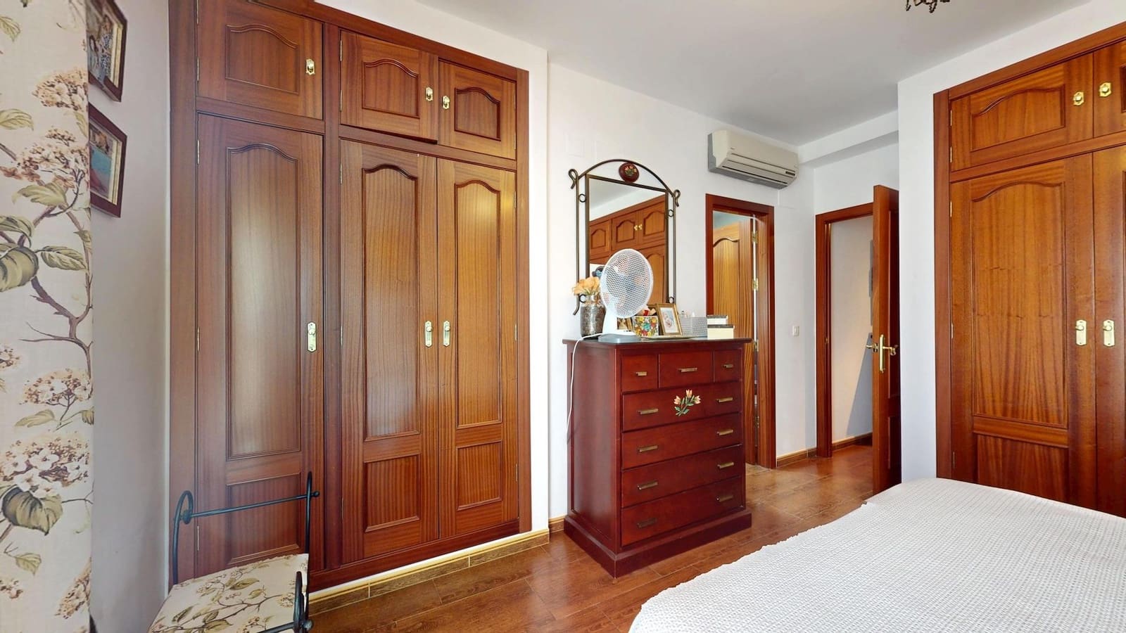 4 camera da letto Casa in vendita in Cordova citta con garage - 215.000 € (Rif: 9360003)