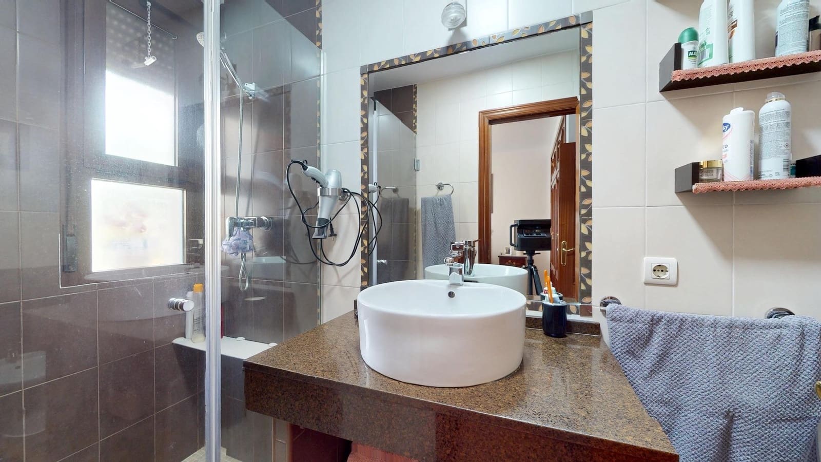 4 camera da letto Casa in vendita in Cordova citta con garage - 215.000 € (Rif: 9360003)