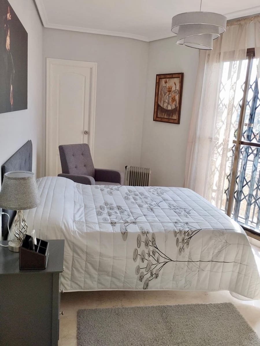 Casa de 4 habitaciones en Córdoba ciudad en venta con garaje - 350.000 € (Ref: 9360007)