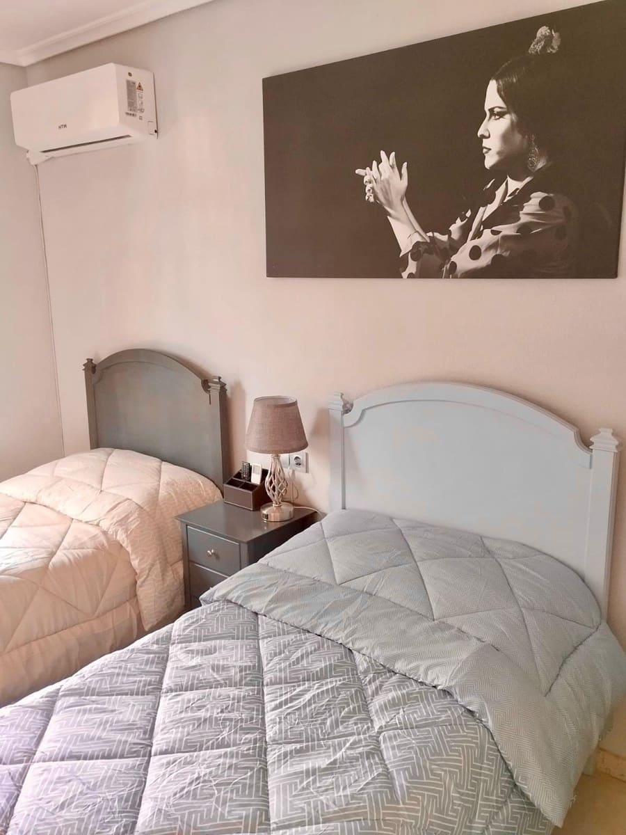 Casa de 4 habitaciones en Córdoba ciudad en venta con garaje - 350.000 € (Ref: 9360007)