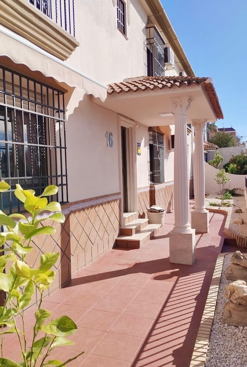 Casa de 4 habitaciones en Córdoba ciudad en venta con garaje - 350.000 € (Ref: 9360007)