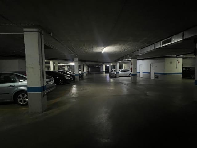 Garage til salg i Córdoba by - € 15.000 (Ref: 9360014)