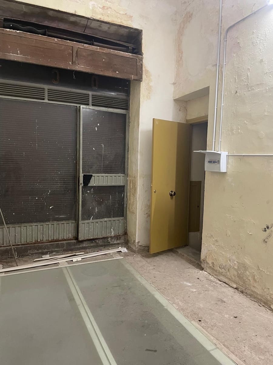 Commerciale in vendita in Cordova citta - 95.000 € (Rif: 9360016)