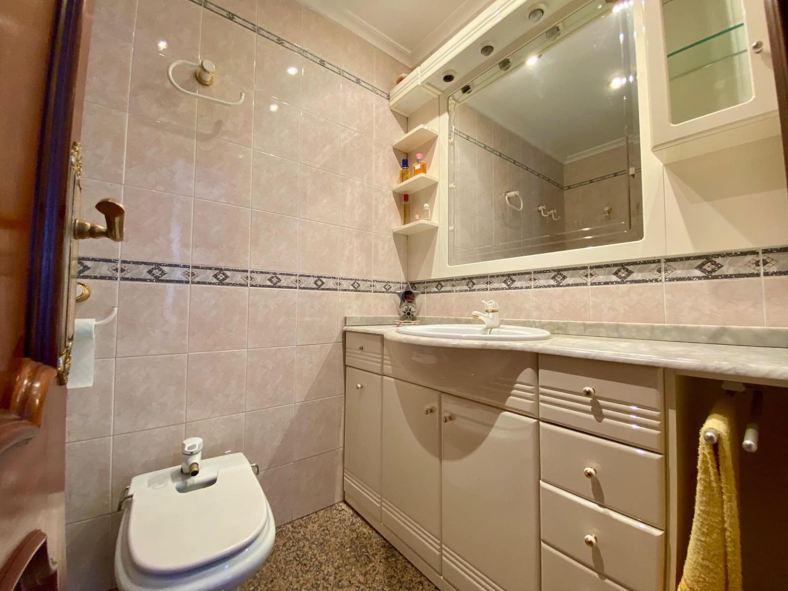 3 Zimmer Wohnung zu verkaufen in Cordoba Stadt - 123.500 € (Ref: 9360017)