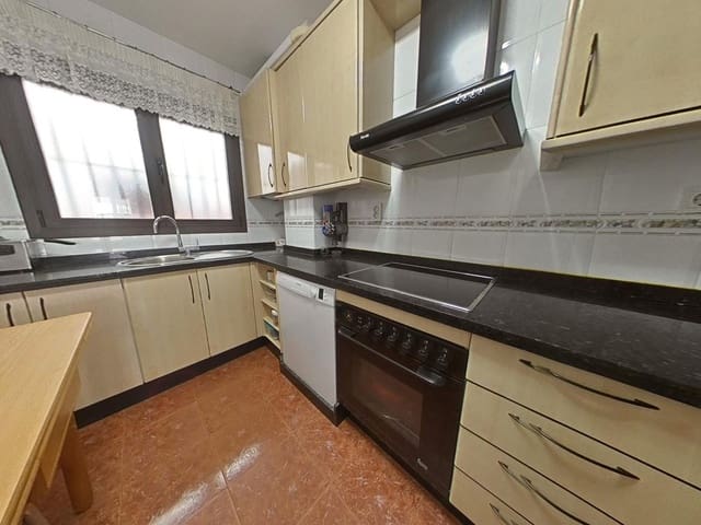 4 sovrum Radhus till salu i Santa Marina, Córdoba stad med garage - 248 000 € (Ref: 9360022)