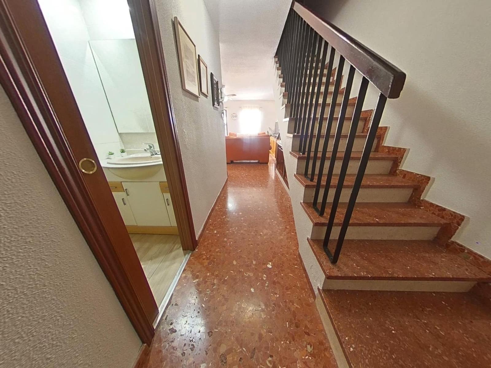 4 slaapkamer Rijtjeshuis te koop in Cordoba stad met garage - € 248.000 (Ref: 9360022)