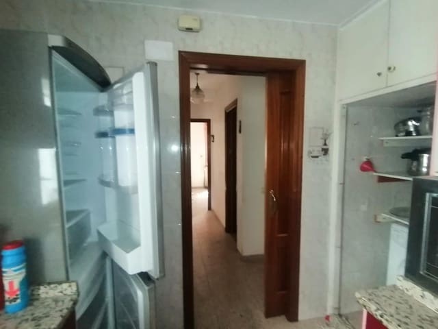 3 quarto Apartamento para venda em Huerta de la Reina, Córdova cidade - 149 900 € (Ref: 9360025)