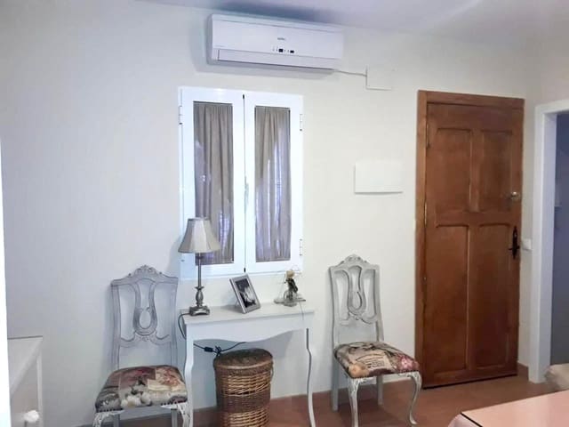 2 bedroom Flat for sale in Córdoba city - € 138,000 (Ref: 9360029)