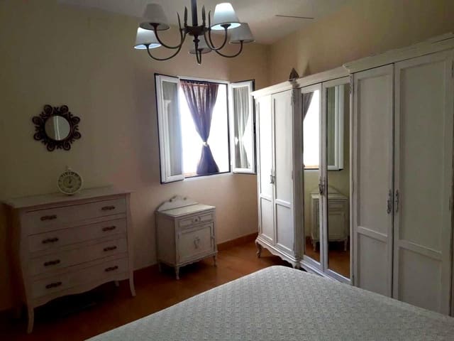 2 bedroom Flat for sale in Córdoba city - € 138,000 (Ref: 9360029)