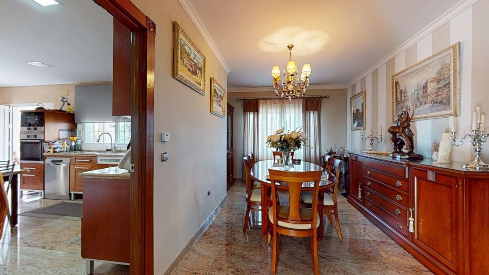 6 sovrum Villa till salu i Cordoba stad med pool garage - 900 000 € (Ref: 9360030)