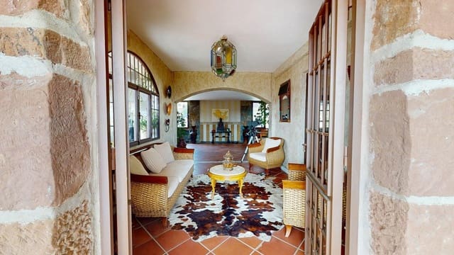 6 sovrum Villa till salu i Córdoba stad med pool garage - 900 000 € (Ref: 9360030)