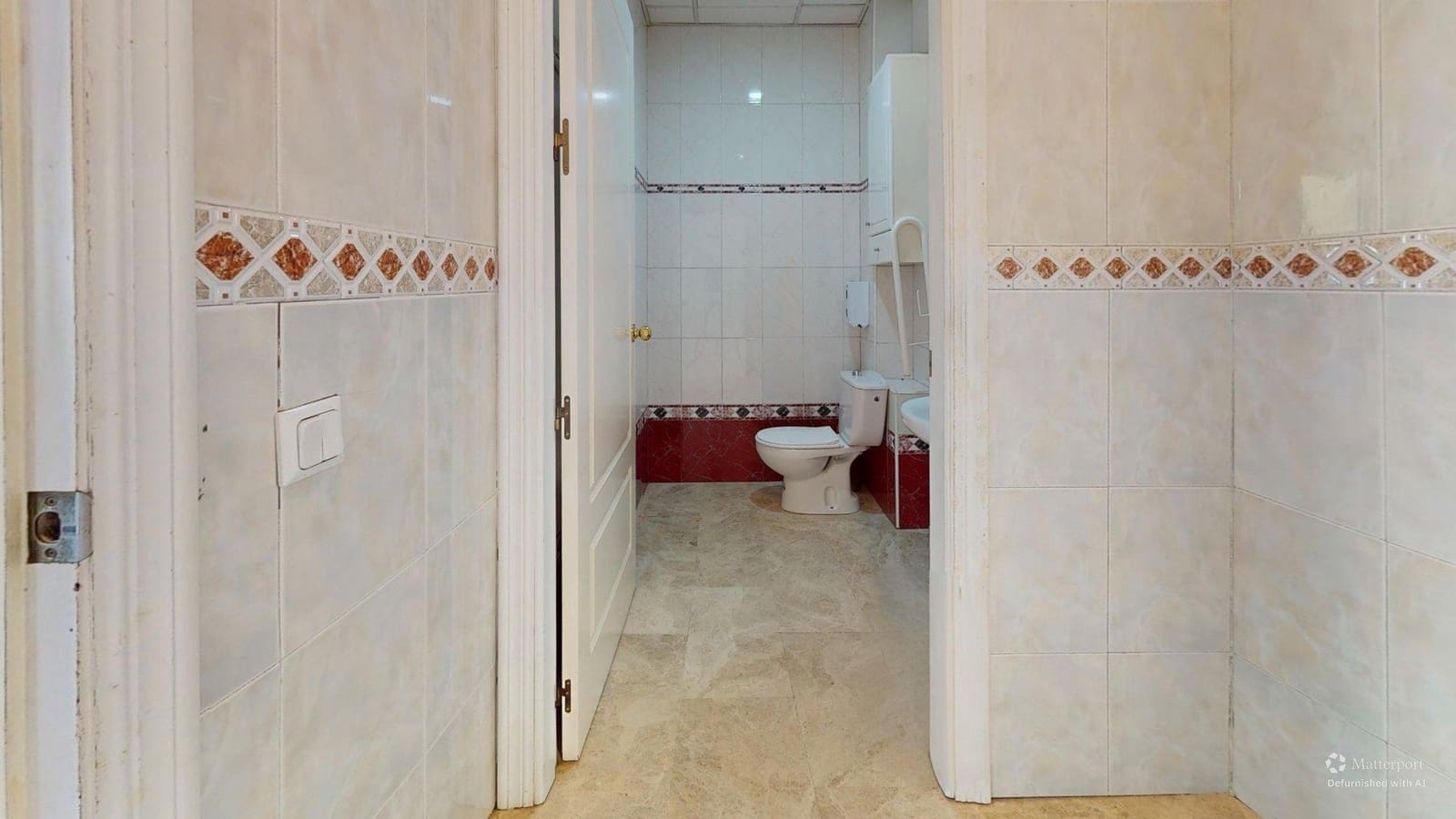 Comercial para venda em Cordova cidade - 65 000 € (Ref: 9360031)