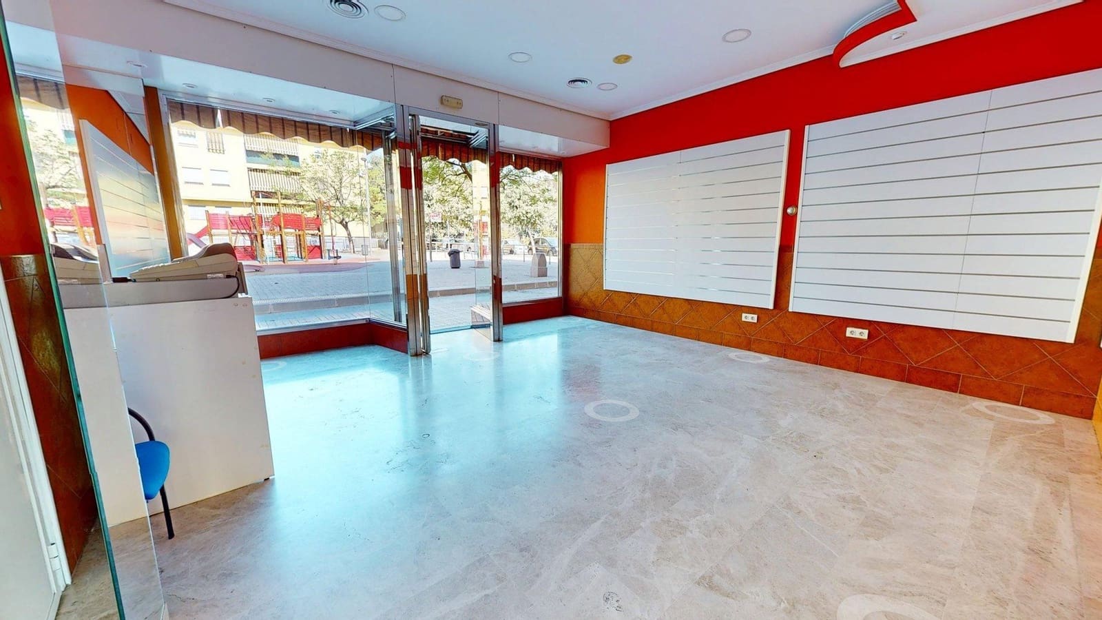 Comercial para venda em Cordova cidade - 65 000 € (Ref: 9360031)