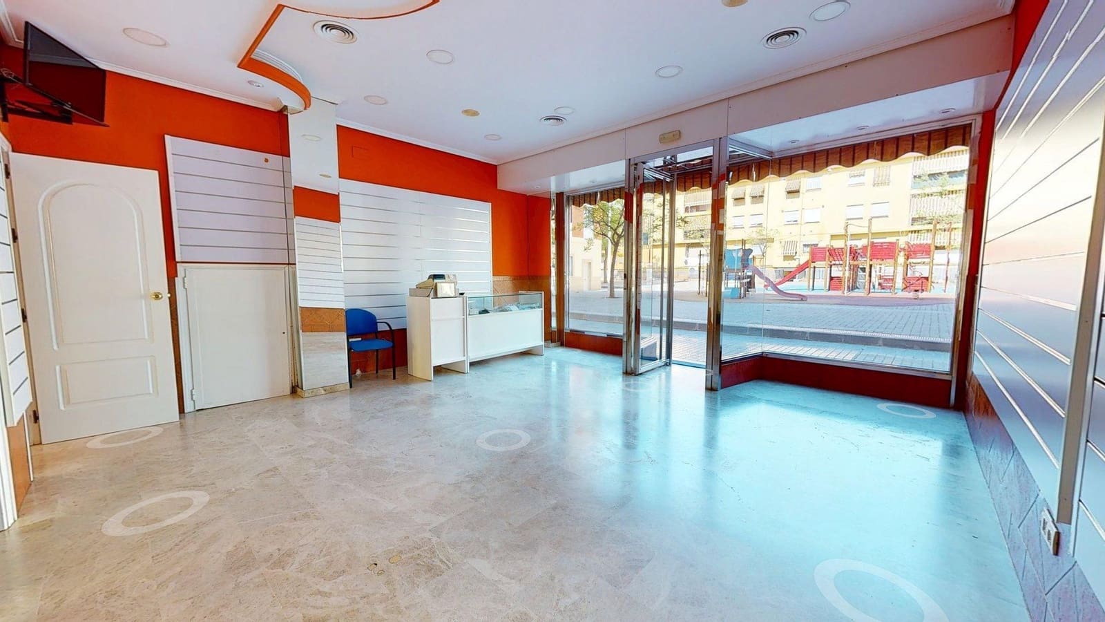 Comercial para venda em Cordova cidade - 65 000 € (Ref: 9360031)