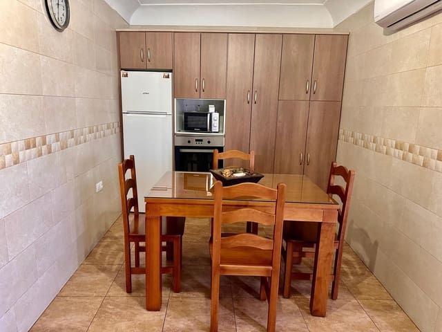 4 bedroom Townhouse for sale in Fuente Obejuna - € 130,000 (Ref: 9360033)