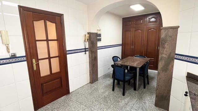 3 soveværelse Lejlighed til salg i Levante, Córdoba by - € 149.000 (Ref: 9360038)