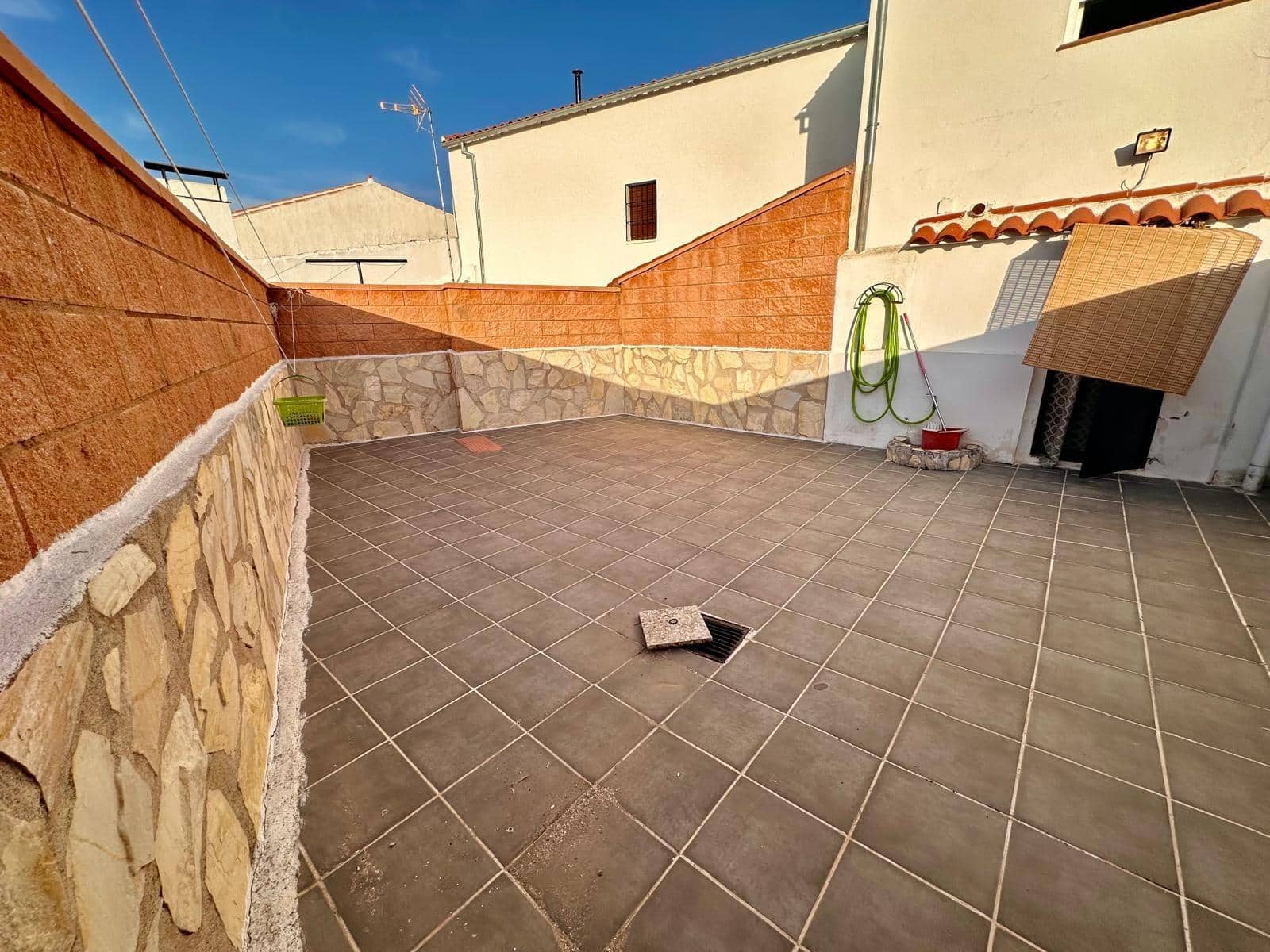 2 bedroom Townhouse for sale in Fuente Obejuna - € 38,000 (Ref: 9360044)