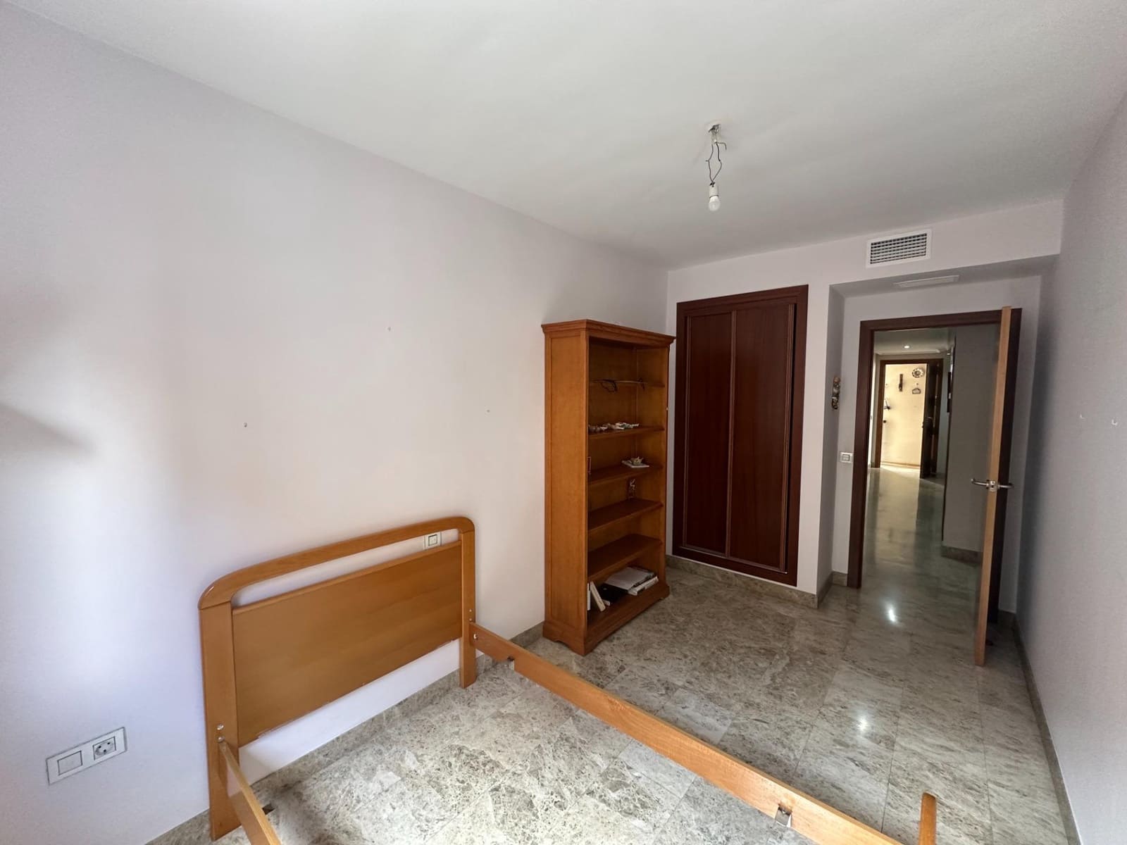 3 makuuhuone Asunto myytävänä paikassa Cordoba kaupunki mukana 
autotalli - 220 000 € (Ref: 9360055)