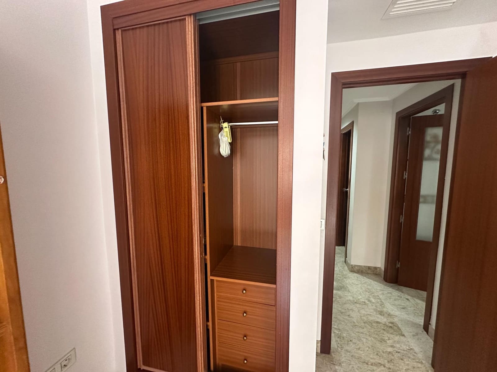 3 makuuhuone Asunto myytävänä paikassa Cordoba kaupunki mukana 
autotalli - 220 000 € (Ref: 9360055)