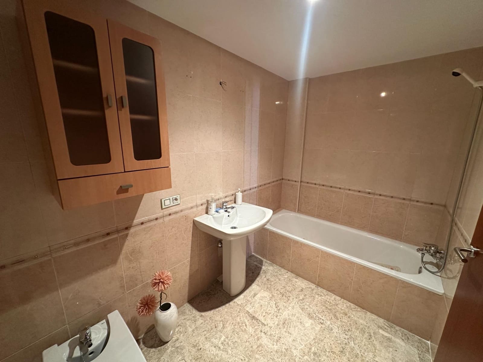 3 makuuhuone Asunto myytävänä paikassa Cordoba kaupunki mukana 
autotalli - 220 000 € (Ref: 9360055)