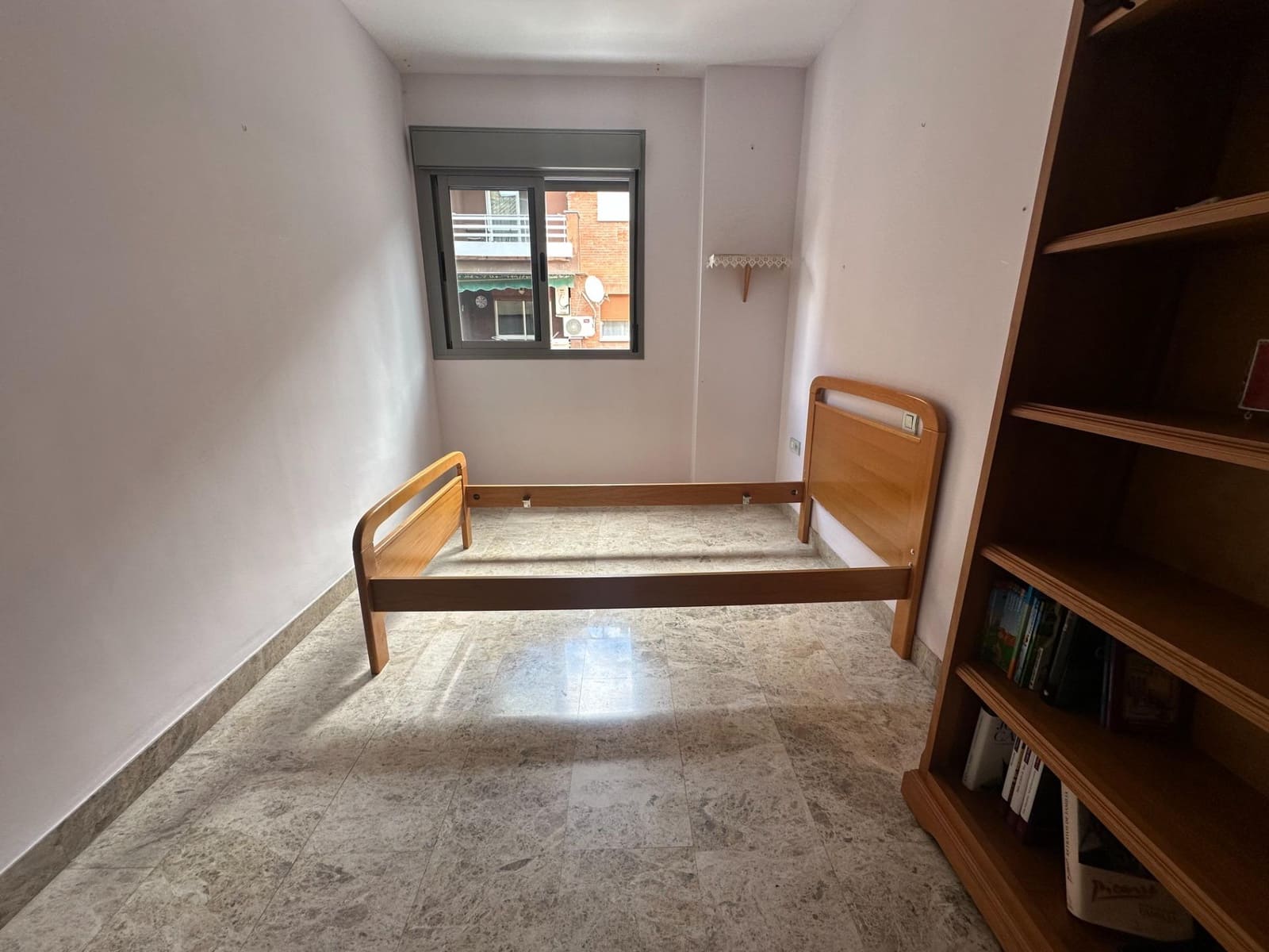 3 makuuhuone Asunto myytävänä paikassa Cordoba kaupunki mukana 
autotalli - 220 000 € (Ref: 9360055)