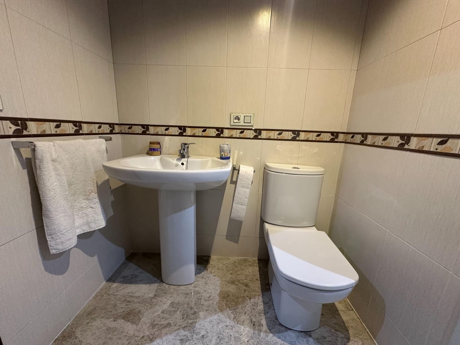 3 makuuhuone Asunto myytävänä paikassa Cordoba kaupunki mukana 
autotalli - 220 000 € (Ref: 9360055)